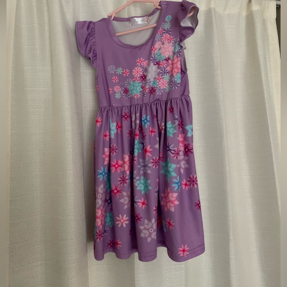 Encanto Isabella purple flower dress size 4T 110